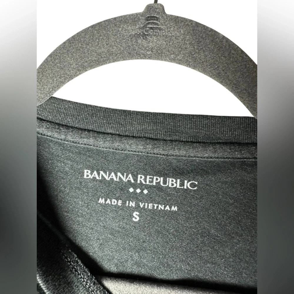Banana Republic Graphic Tee‎ Shirt Men’s Small Gray Short Sleeve